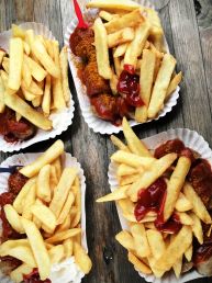 Pommes in Berlin im Mauerpark